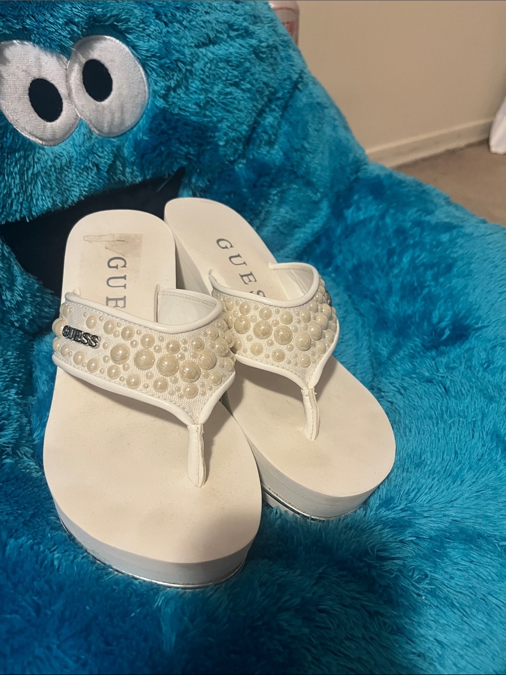 GUESS White Pearl-Embellished Platform Thong Sandals